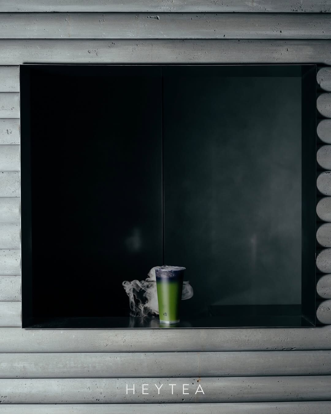 Esta alianza se materializa en un pop-up café dentro de la tienda insignia de Wang en el SoHo de Nueva York, ofreciendo una propuesta innovadora que celebra el Mes de la Herencia Asiático-Americana