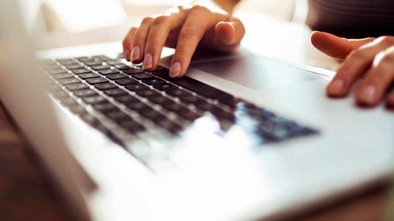 los analistas de ITIF y TicTac compararon los resultados de la evaluación con puntos comunes de referencia de desempeño entre 20 de los sitios web no gubernamentales más populares de Colombia.