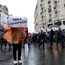En Francia salieron a la calle miles de personas en diversas convocatorias en ciudades como París, Lyon, Burdeos o Estrasburgo.