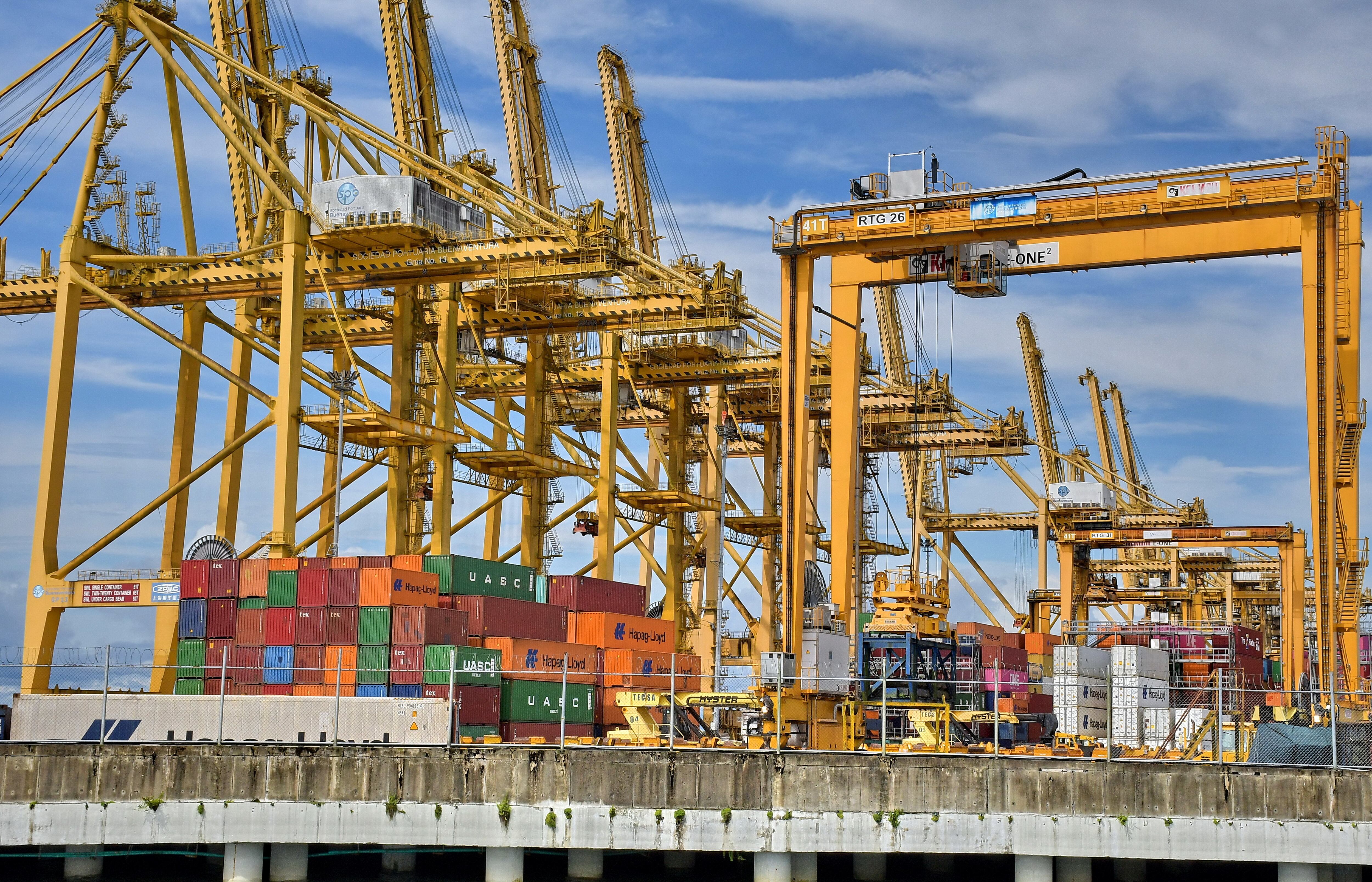 La Autoridad Nacional de Licencias Ambientales (ANLA) asumió el control ambiental del Muelle 13 en Buenaventura y ordenó su suspensión, con el fin de garantizar que la operación cumpla los requisitos de protección y control ambiental establecidos en la normativa vigente. Fotos Raúl Palacios / El País.