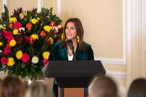 La Primera Dama, María Juliana Ruiz, interviniendo en medio del lanzamiento de la escuela de formación para gestores sociales.