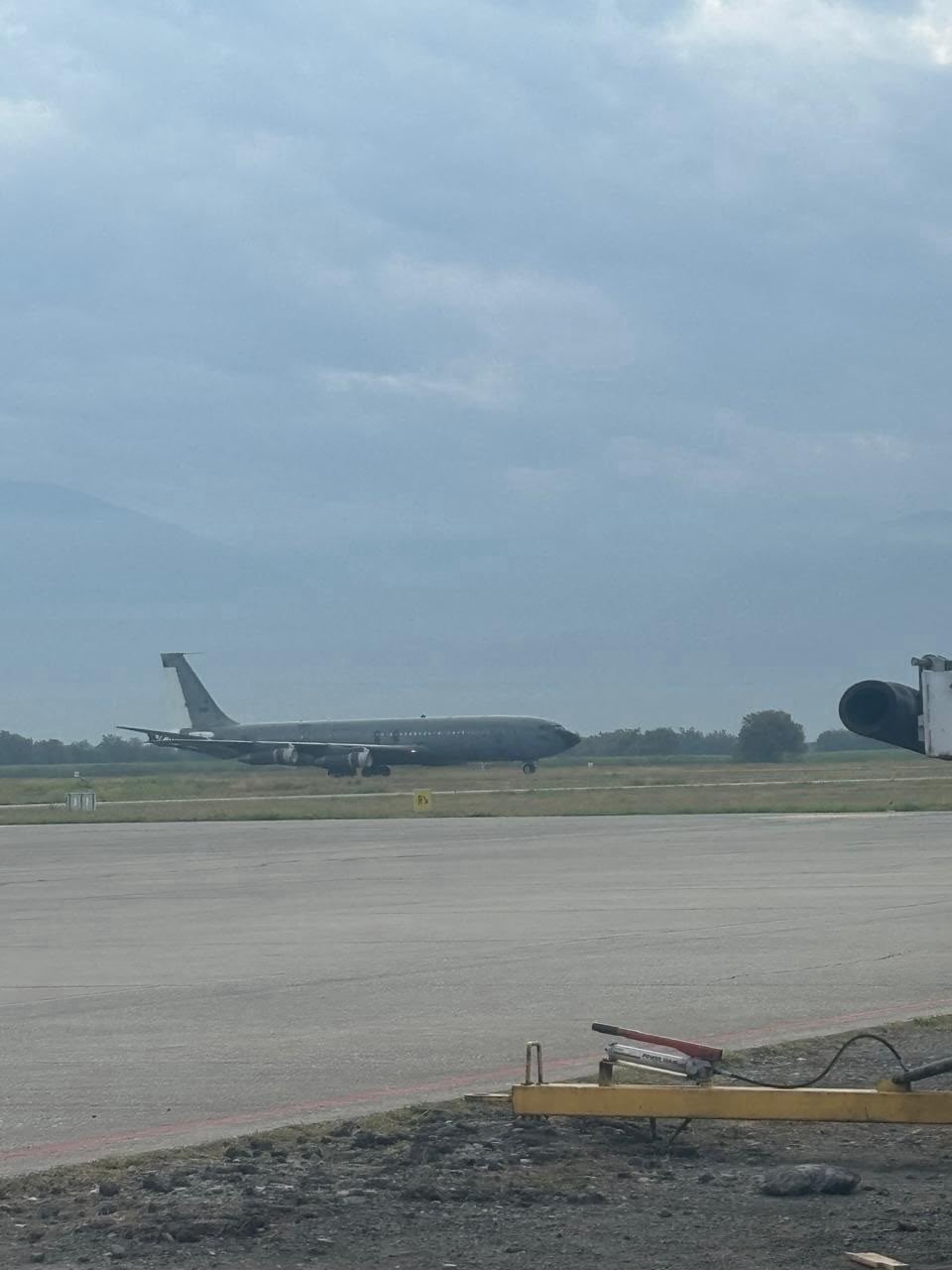La delegación de expertos del Comando de Defensa Civil aterrizó en Colombia.