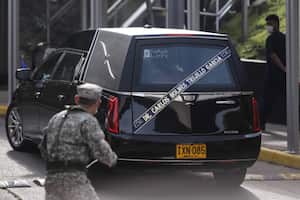 Carroza funebre Carlos Holmes Trujillo