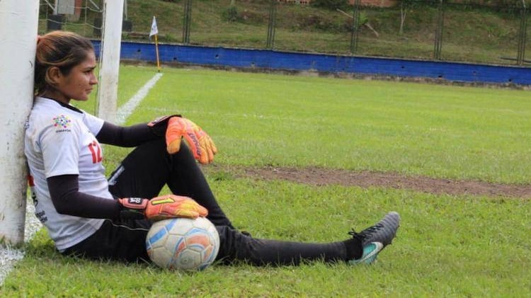 “Me desperté me vi la pierna derecha y la izquierda ya no la vi”: La historia de Johanis Menco, arquera colombiana