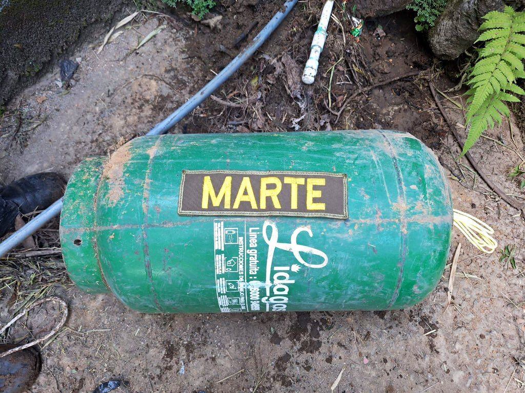 Cilindro fue colocado dentro de una alcantarilla.