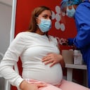 La CDC en Estados Unidos aseguró que las madres embarazadas que se vacunan protegen en un 60% a sus bebés de contraer la enfermedad. Foto: Guillermo Torres Reina
