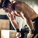 La vitamina A favorece la síntesis de proteínas, por lo que es importante para la recuperación y el crecimiento muscular.