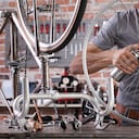 Quitar óxido de las bicicletas.