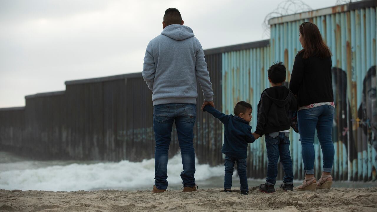 Los niños ingresaron a EE. UU. irregularmente sin sus padres.