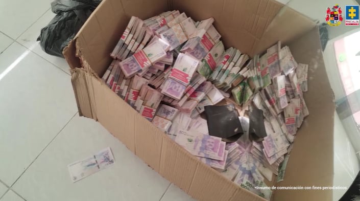 Son señaladas de comercializar pesos colombianos y mexicanos, dólares y euros falsos por redes sociales