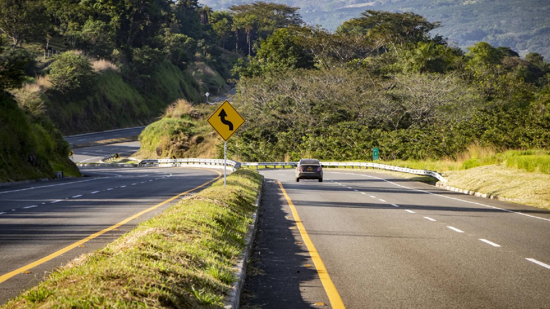 Pacífico 2 se compone de un corredor de 96,5 kilómetros que comprende los tramos entre Primavera - La Pintada y La Pintada - Bolombolo.