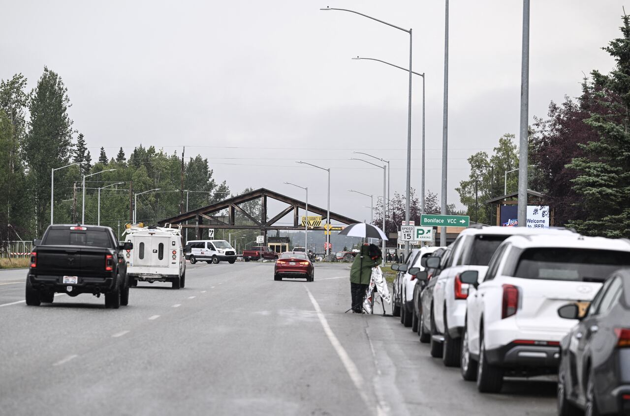 Los alrededores de la Base Conjunta Elmendorf-Richardson en Anchorage, Alaska, el 14 de agosto de 2025