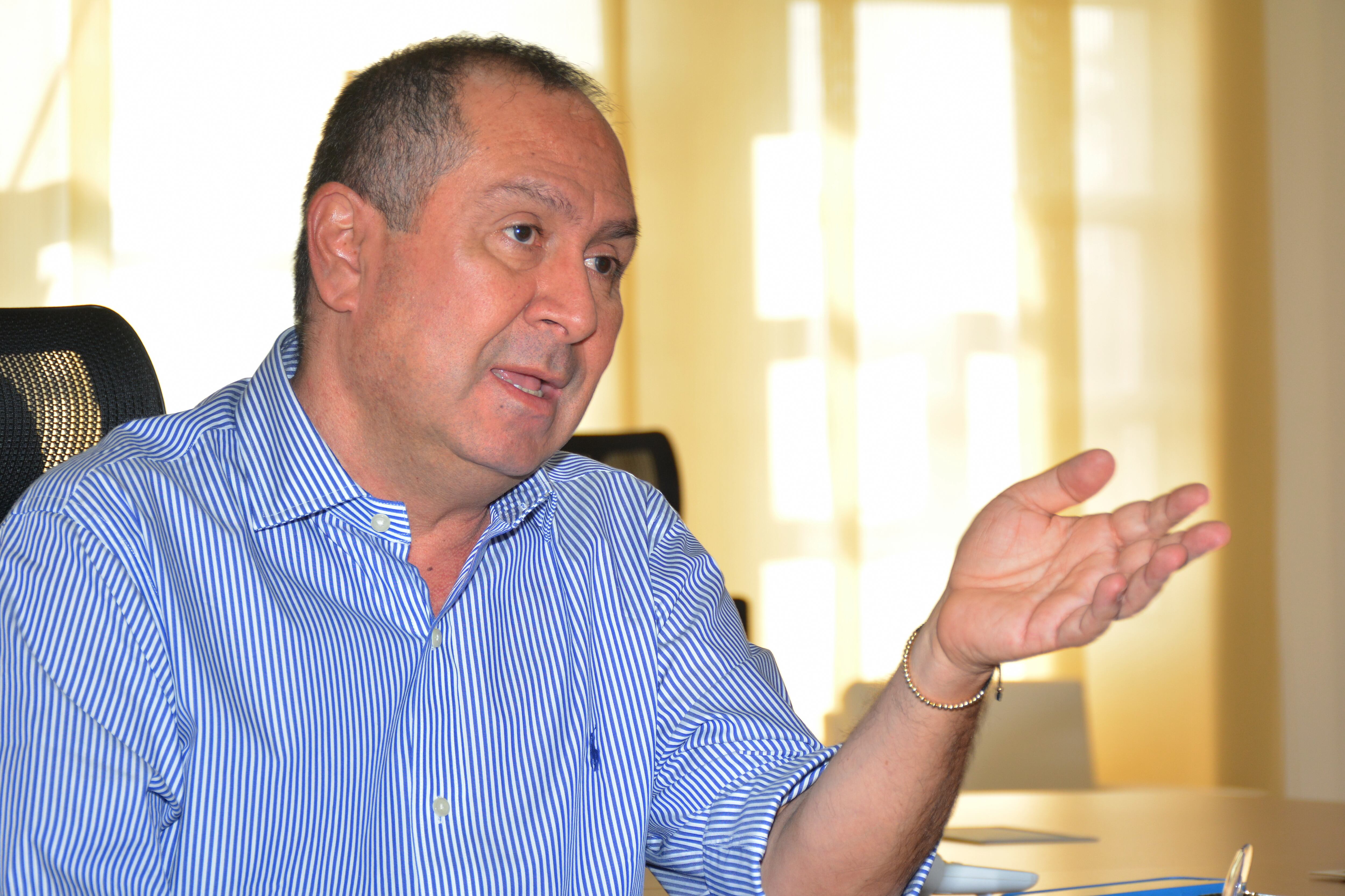 Gustavo Vélez, alcalde de Tuluá, uno de los alcaldes más amenazados de Colombia. INFORME PARA DOMINGO.