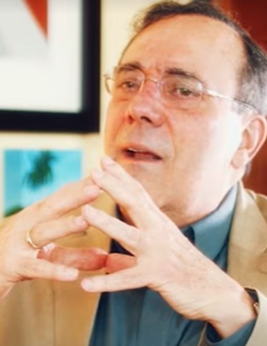 Montaner nació el 3 de abril de 1943, en La Habana.