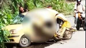 Las rocas cayeron sobre la parte izquierda del taxi.
