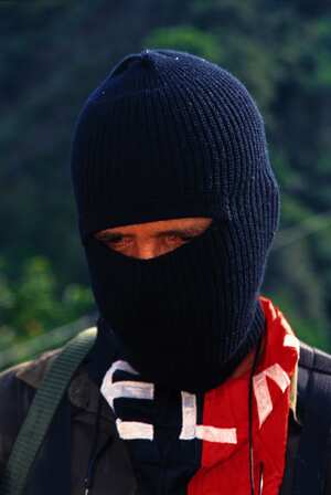 Dialogos de paz ELN. Guerrillero encapuchado.
Foto:Natalia Botero.