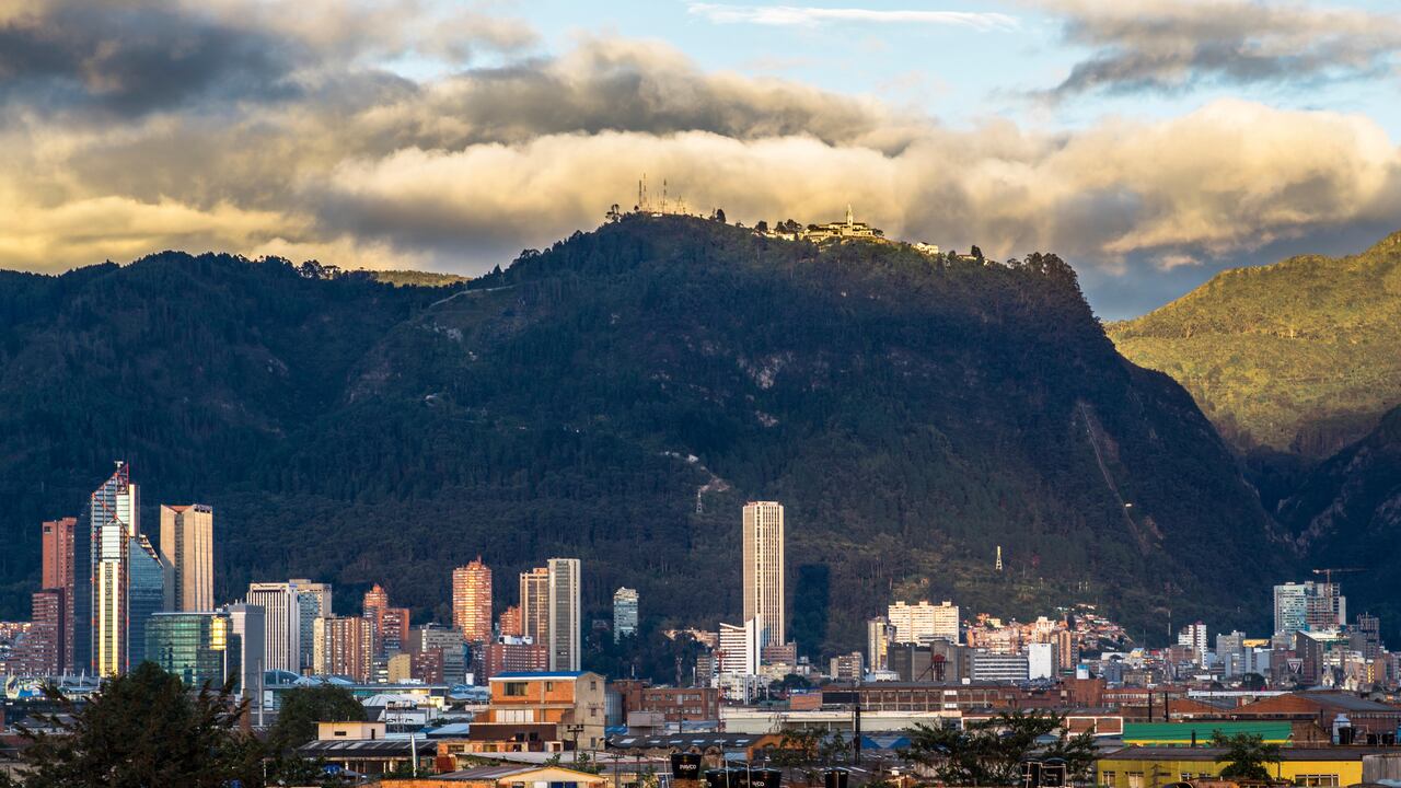 La Secretaría Distrital de Hacienda ha identificado seis categorías verdes y cinco categorías sociales elegibles con base en los principios de la Asociación Internacional del Mercado de Capitales (ICMA).