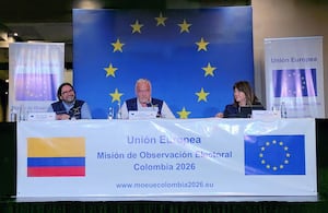 El jefe de la misión, Esteban González Pons (centro), explicó que no se trata de una situación exclusiva de las elecciones de este año, sino de un problema reiterativo que viene de tiempo atrás.