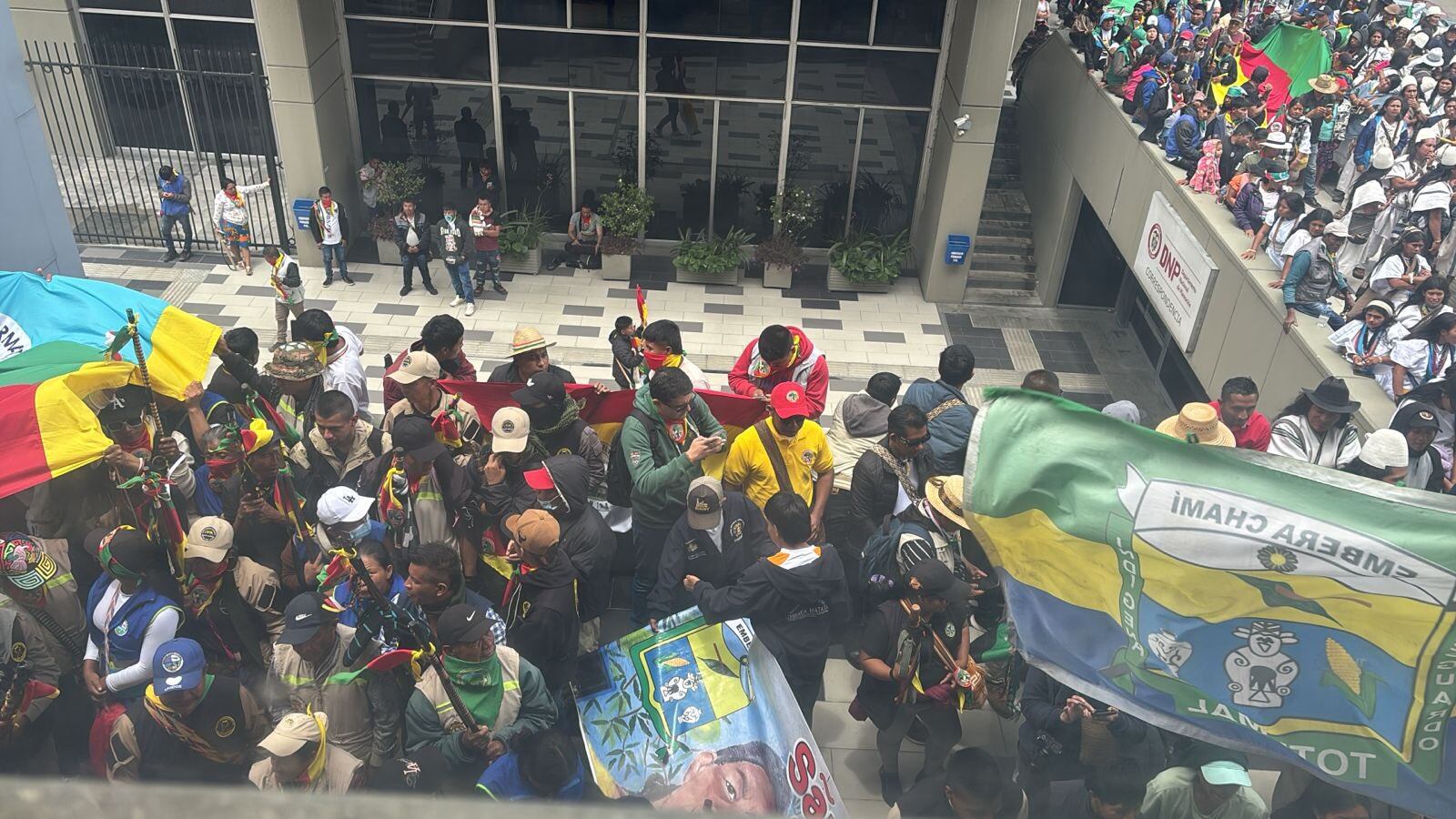 Indígenas en el Departamento Nacional de Planeación, en Bogotá