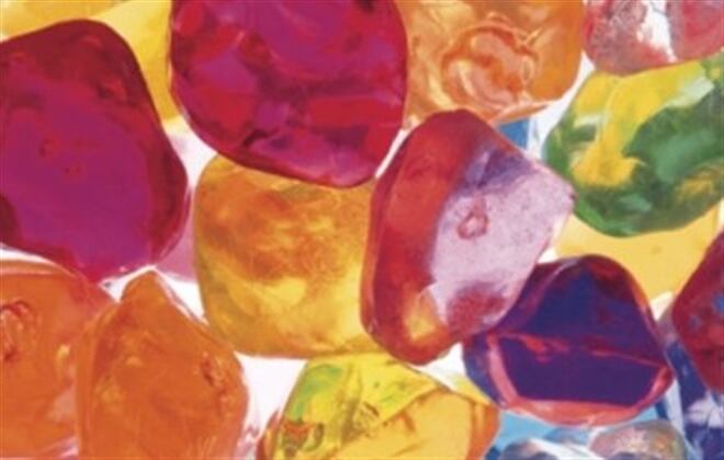 El jade verde no solo es apreciado por su atractivo estético, sino también por sus propiedades metafísicas.