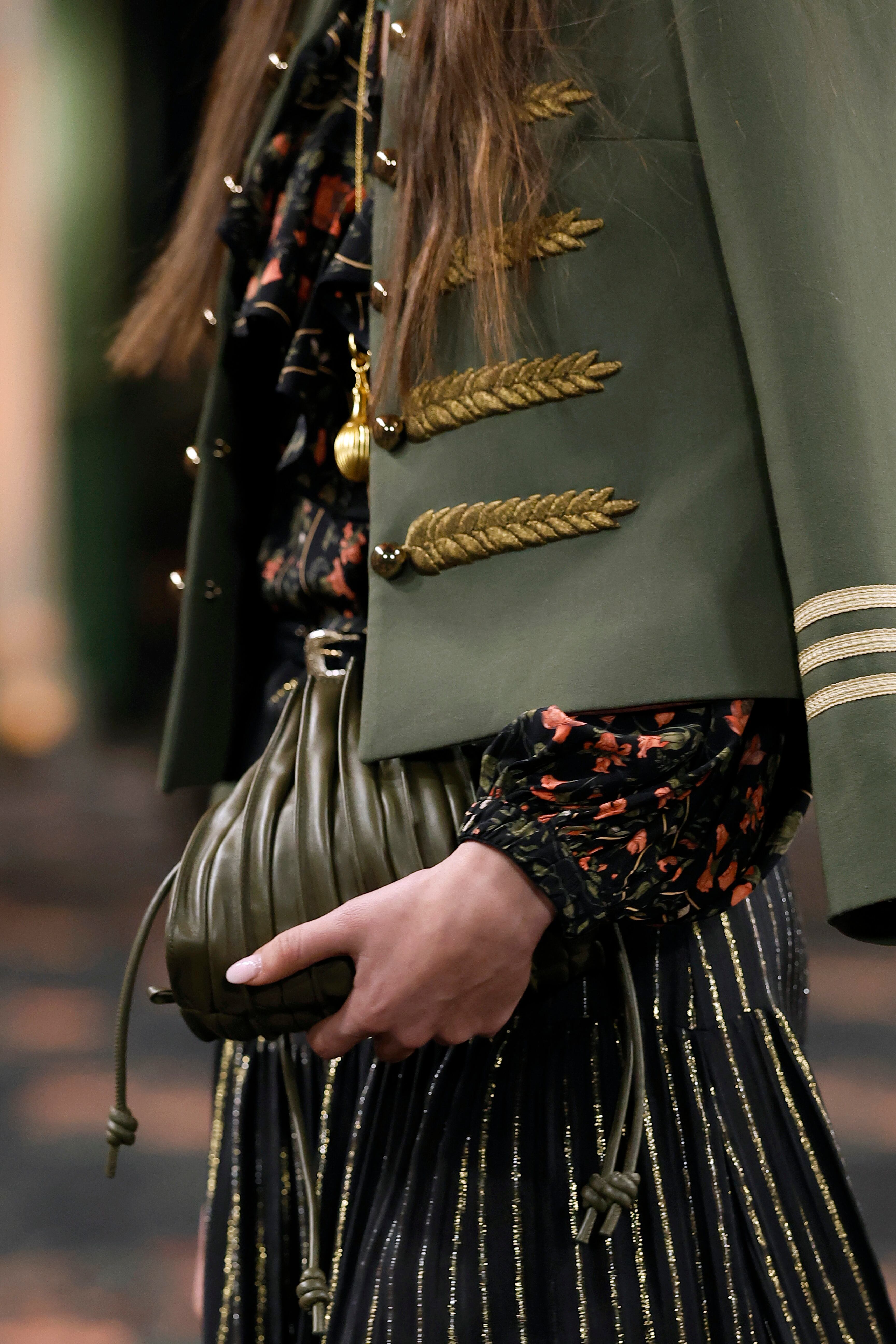 Johanna Ortiz, la diseñadora caleña, fue la encargada de inaugurar la Mercedes Benz Fashion Week Madrid 2026 con su colección 'Alma'