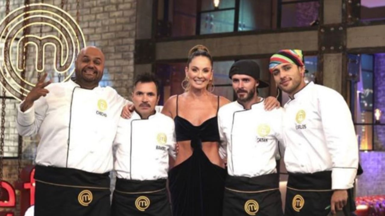 Los finalistas de 'MasterChef Celebrity' 2022 son: Carlos Báez, Chicho Arias, Ramiro Meneses y Sebastián ‘Tatan’ Mejía, quienes deberán convencer al jurado con sus preparaciones.