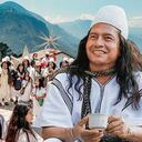 El indígena arhuaco Rogelio Mejía, cuyo nombre original es Zarunküngümü, reclama a la Federación de Cafeteros por el uso de su imagen en todo el mundo sin siquiera ser consultado.