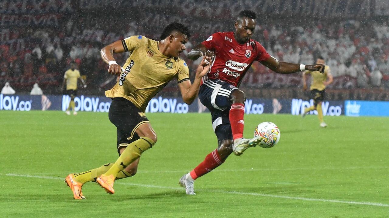 El partido entre el DIM y Águilas Doradas fue suspendido por la fuerte lluvia en Medellín. Foto: Dimayor.