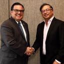 Gustavo Petro y Francisco L. Palmieri, embajador encargado de Estados Unidos en Colombia.