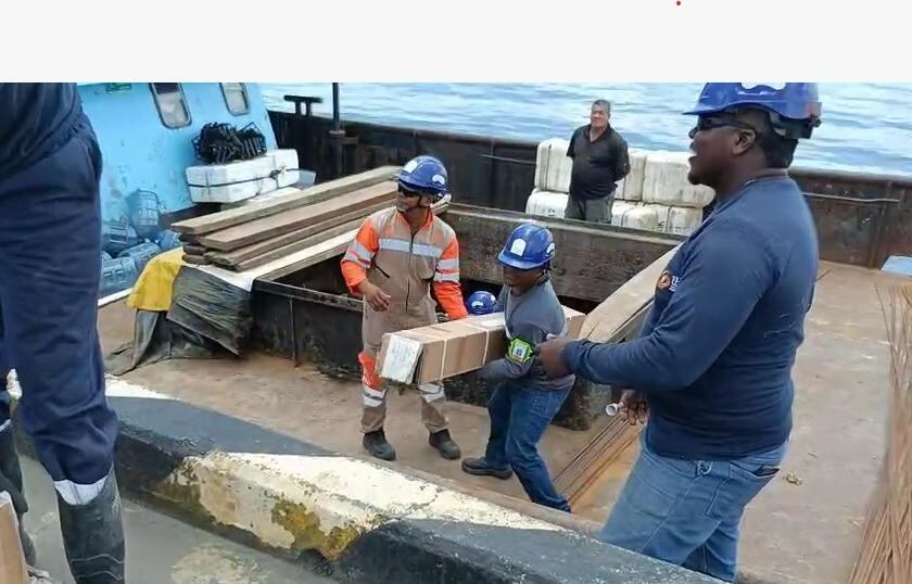 Gobierno nacional y la Dian entregan histórica donación de telas incautadas al contrabando en Tumaco