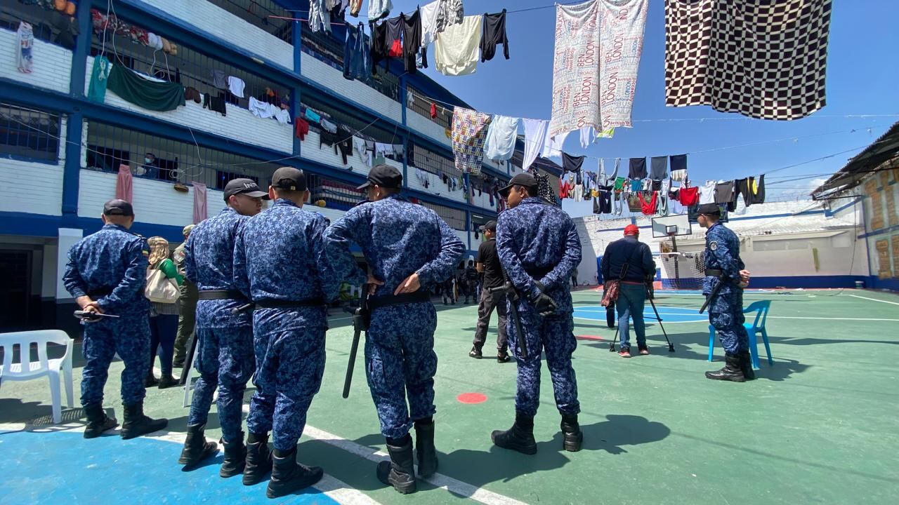 Operativos del Inpec en la cárcel La Modelo de Bogotá.