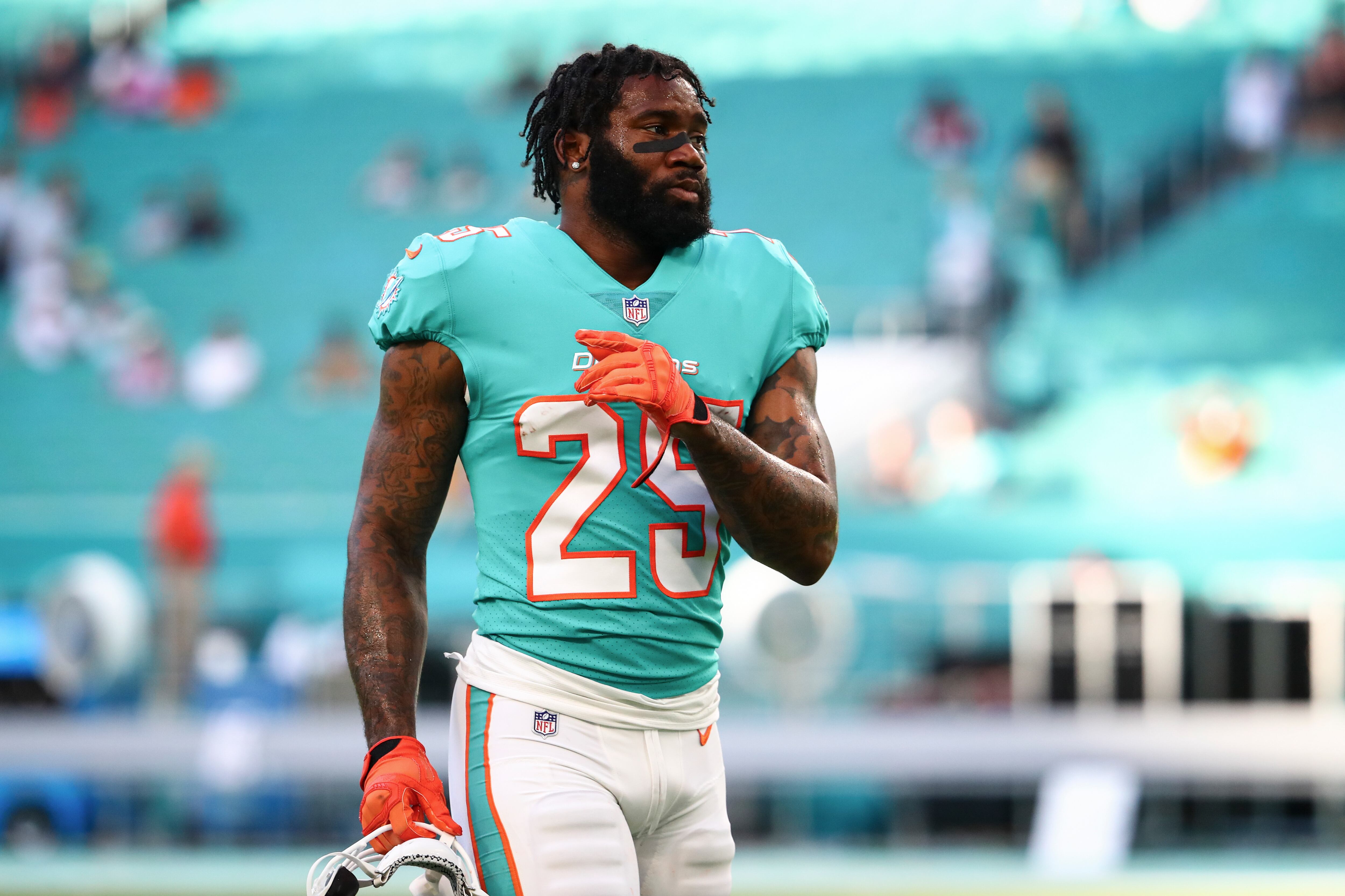 No es la primera vez que Howard se ve involucrado en un escándalo.