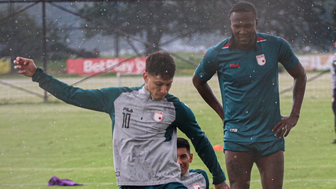 Independiente Santa Fe sigue entrenando bajo el interinato de Francisco López y Róbinson Zapata