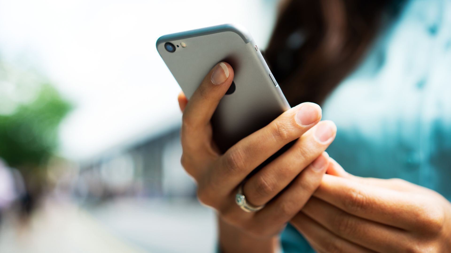 Los celulares modernos cuentan con varios micrófonos que, en ocasiones, no son percibidos por los usuarios.