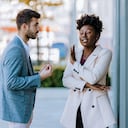 Explore cómo defender la dignidad personal sin caer en confrontaciones innecesarias.