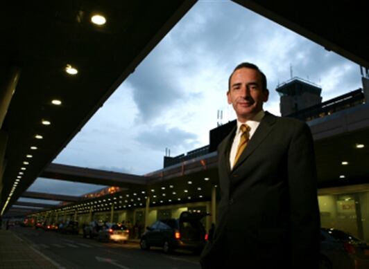 Tras casi dos años de controversia, el concesionario Opain, dirigido por Juan Alberto Pulido, logró un acuerdo con la Aerocivil para demoler la terminal de pasajeros del aeropuerto El Dorado.