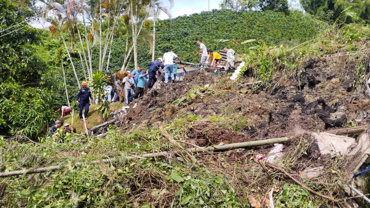 Deslizamiento sepultó a una escuela en Andes, Antioquia.