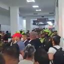 Decenas de pasajeros resultaron afectados.