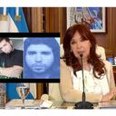 El hombre fue abordado mientras estaba dentro de un automóvil sin placas traseras. Foto: AFP / Twitter