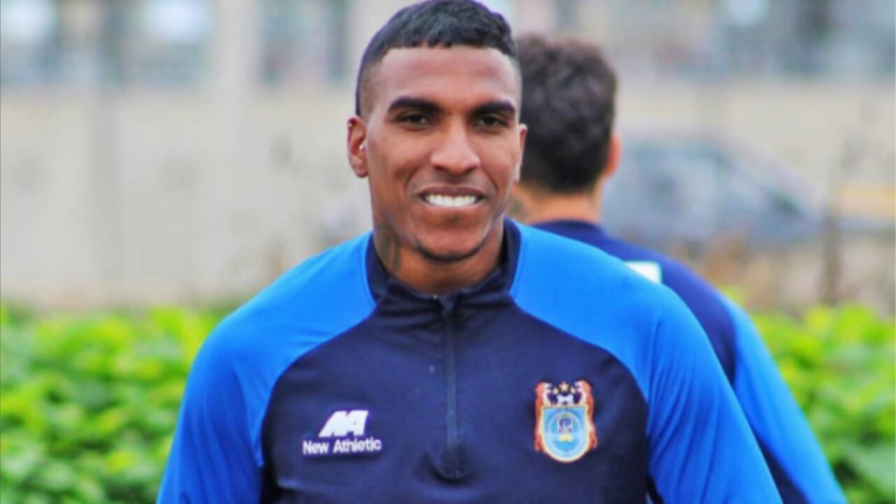 El atacante de 31 años vestirá la camiseta de su noveno equipo en el país.