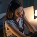 La depresión se puede tratar con terapia, intervención psicológica y en ciertos casos con medicamentos antidepresivos.