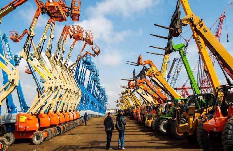 La subasta de maquinaria industrial más grande de Canadá tiene lugar en Alberta. Más de 10.000 artículos están a la venta. 