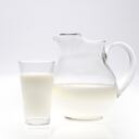 Leche: Las proteínas son digeridas más lentamente que los carbohidratos. Como consecuencia, proveen al cuerpo y al cerebro de energía durante más tiempo, incluso cuando la energía de los carbohidratos se ha agotado.