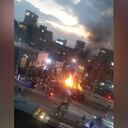 Manifestaciones en Casa Babylon dejan enseres incinerados y víctimas exigiendo la devolución del dinero.