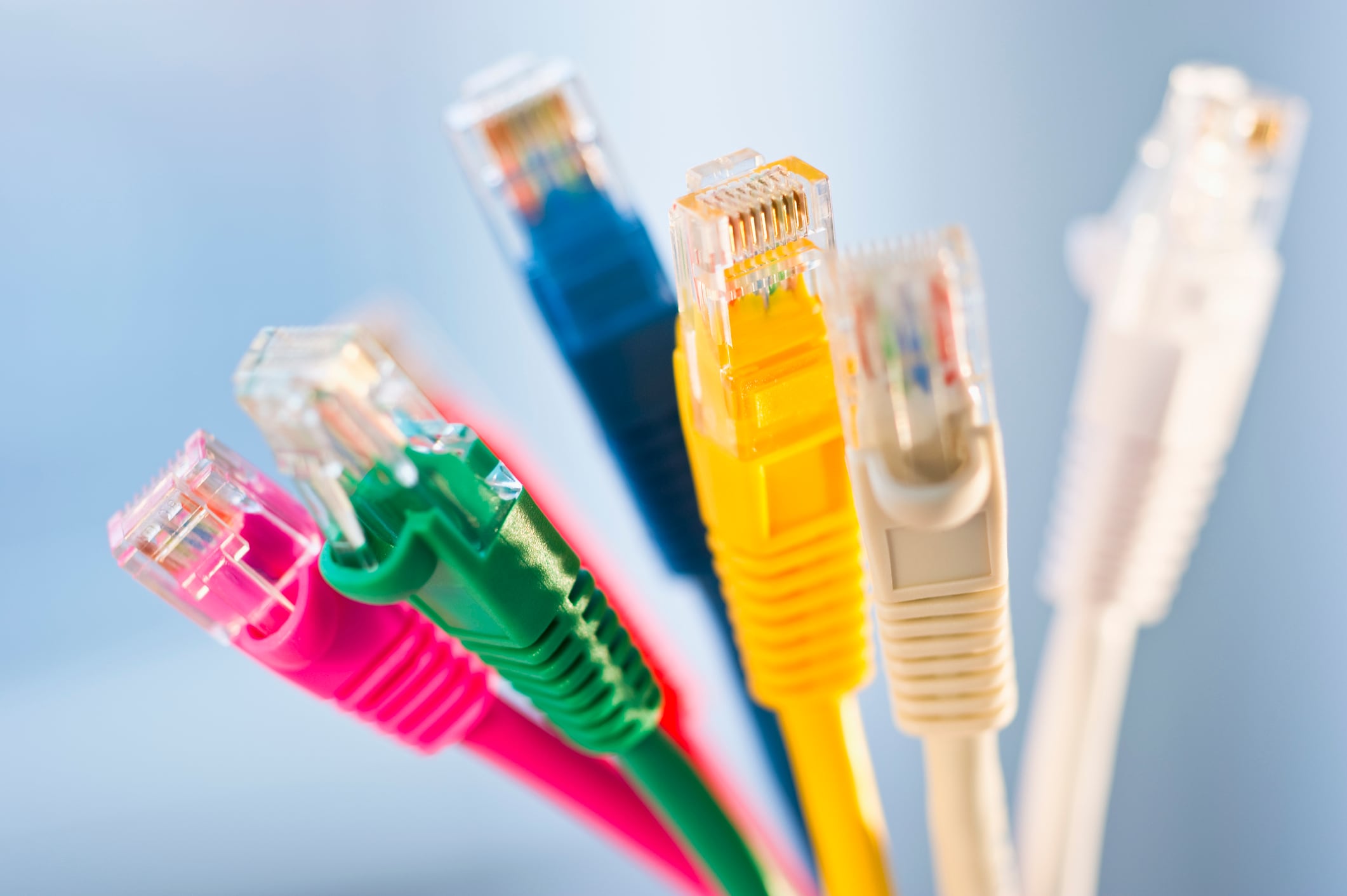 Así se clasifican los cables Ethernet según su color.