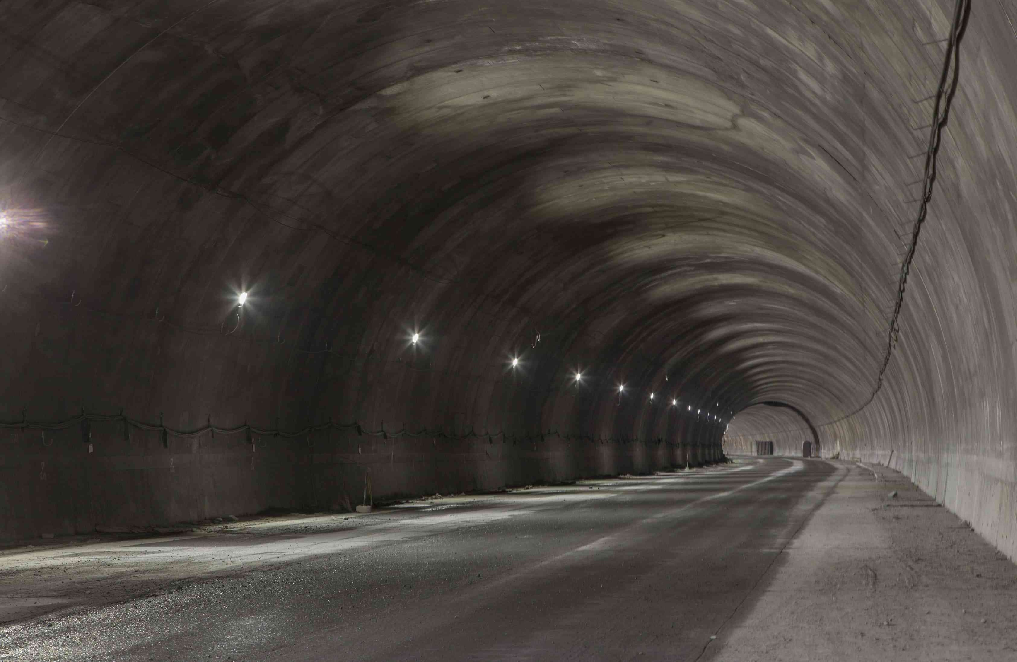Una vez entre en operación el túnel, las personas que viajen de  Tolima a Armenia deberán seguir subiendo al Alto de La Línea, pero ahora podrán transitar por los dos carriles existentes. Foto: Invías