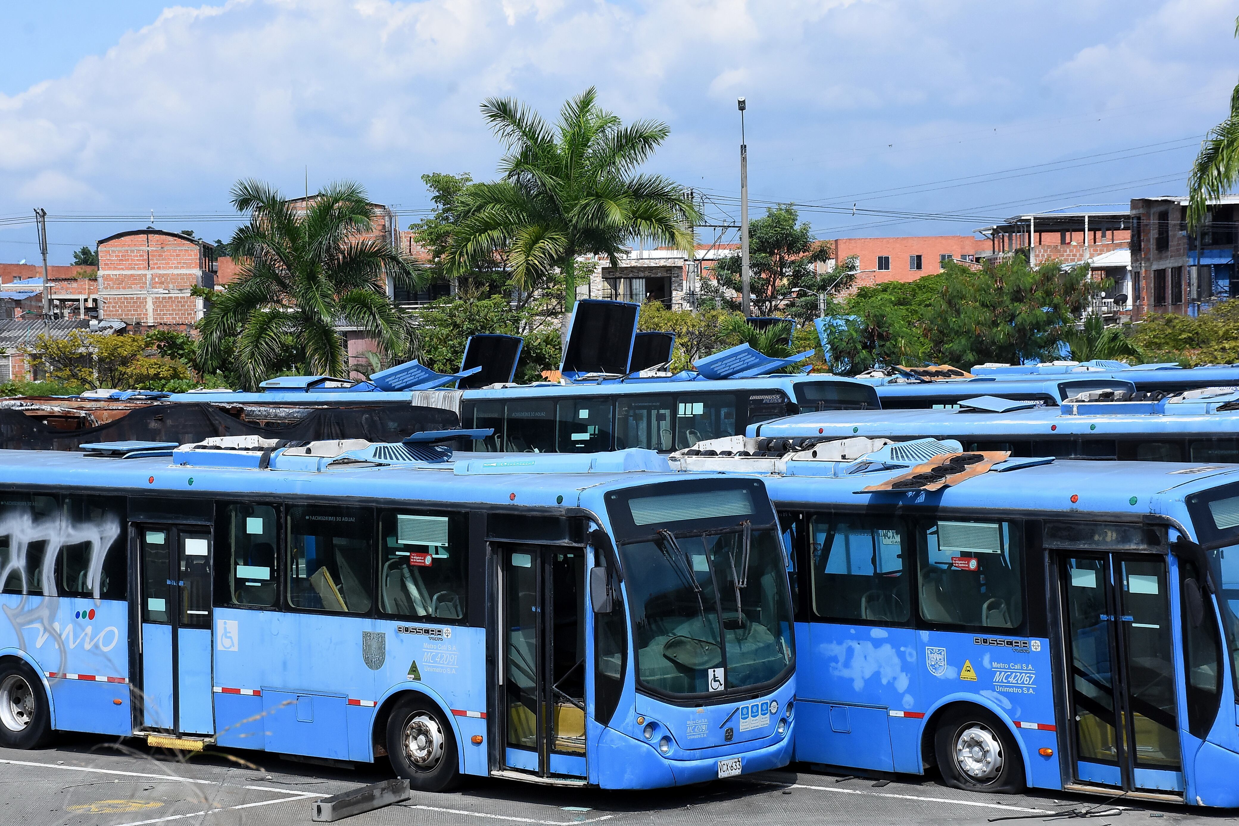 Protesta Ex socios de Unimetro, Exigen la devolución del dinero invertido en el sistema de transporte masivo