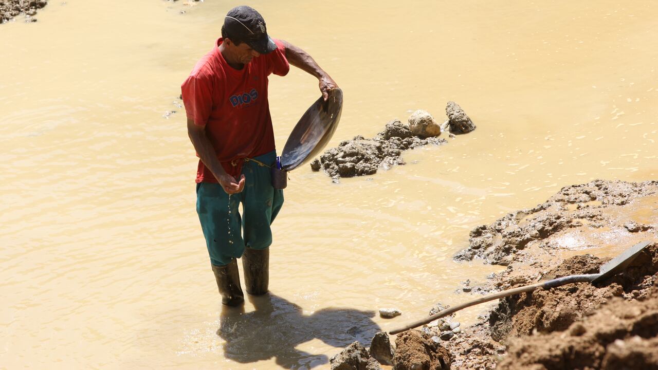 Mineros de Antioquia denuncian amenazas de Los Caparros
FOTO LEON DARIO PELAEZ/ SEMANA