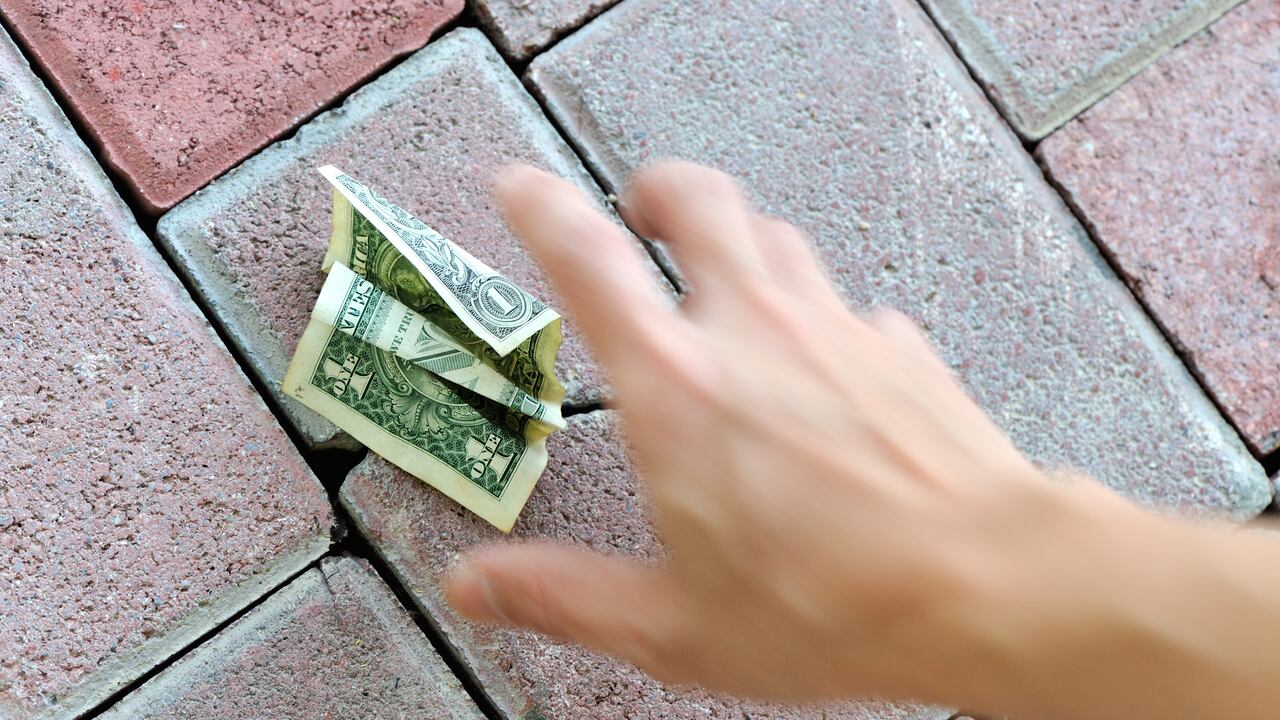 Dinero en la calle