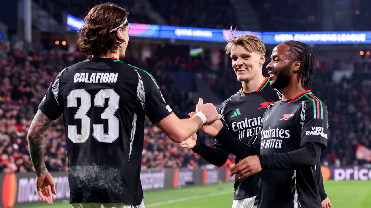 Arsenal golea por 7-1 al PSV y ya tiene los ojos puestos en los cuartos de Champions.